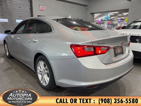 Used 2017 Chevrolet Malibu LT image 28