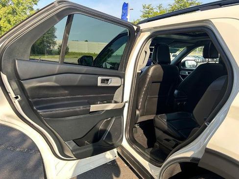 Certified 2023 Ford Explorer XLT w/ Equipment Group 202A RWD image 29
