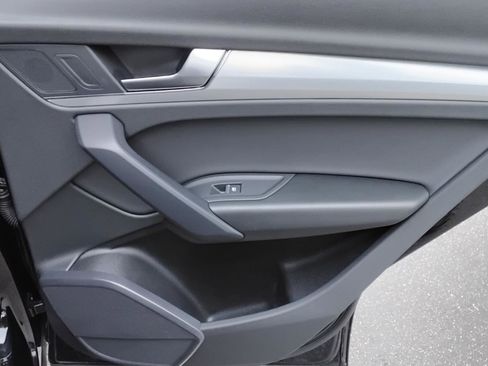 Certified 2025 Audi Q5 2.0T Premium w/ Convenience Plus Package image 24