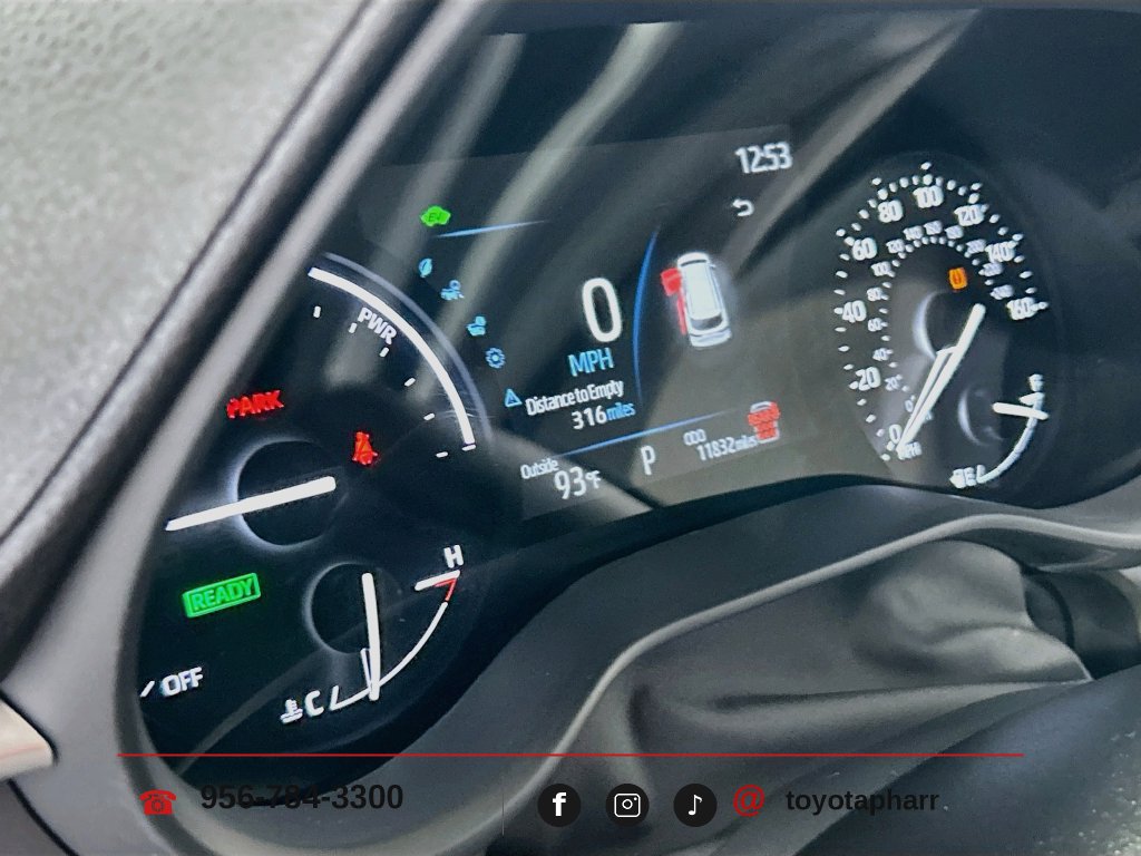Used 2025 Toyota Sienna LE FWD image 12