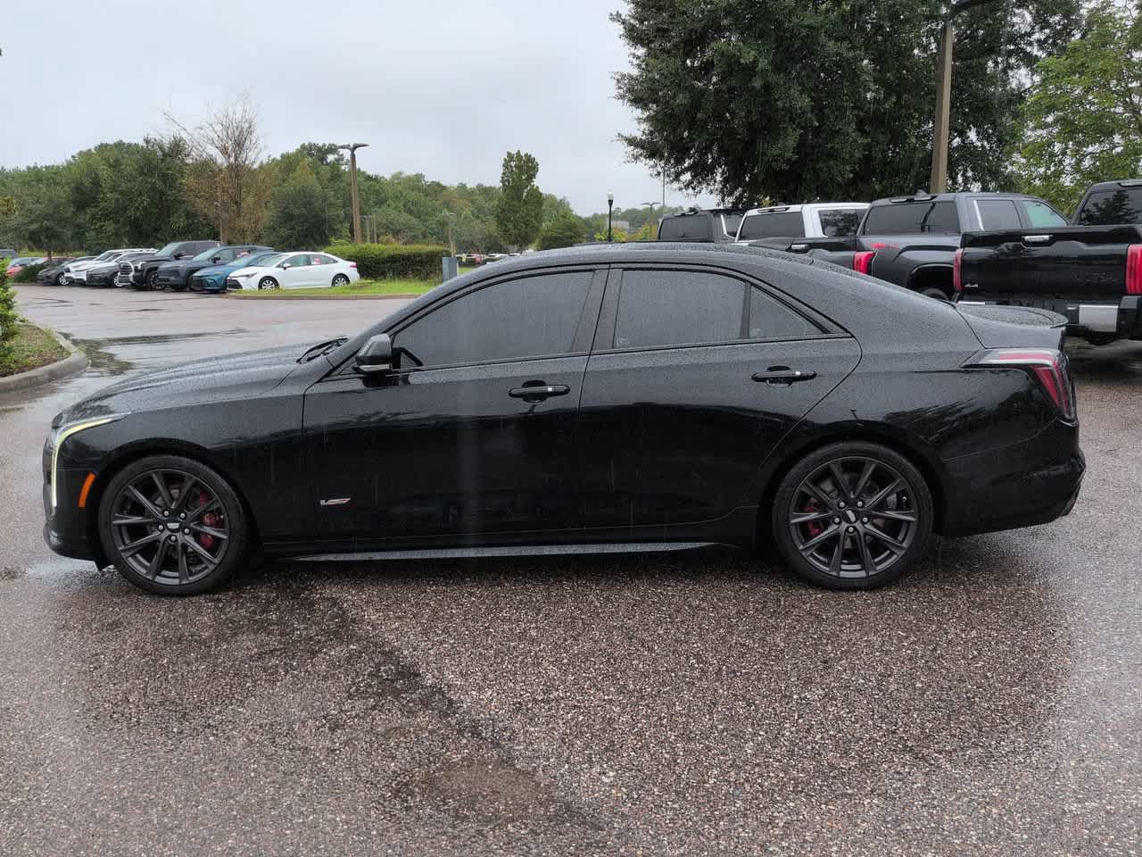 Used 2021 Cadillac CT4 V w/ Technology Package RWD image 3