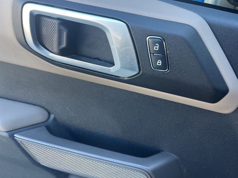 Used 2022 Ford Bronco Wildtrak image 25