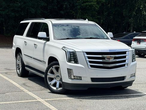Used 2018 Cadillac Escalade ESV Luxury AWD/4WD image 4