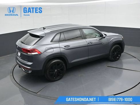 Used 2022 Volkswagen Atlas Cross Sport SE w/ Black Wheel Package AWD/4WD image 44