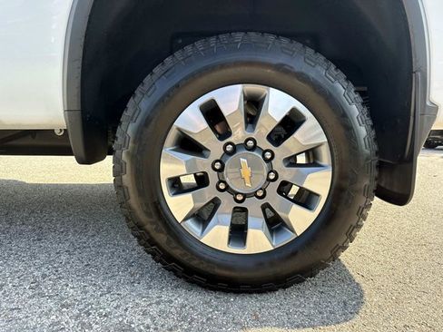 Used 2025 Chevrolet Silverado 2500 Custom w/ Custom Value Package AWD/4WD image 10