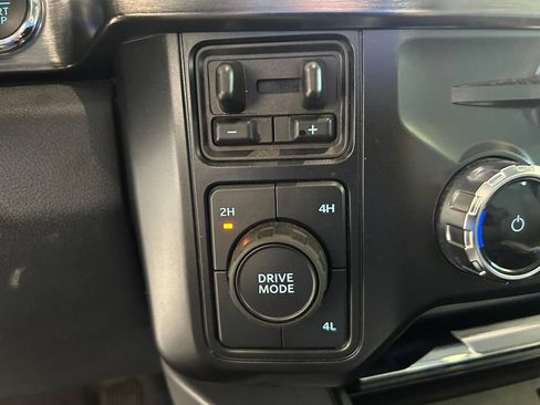 Used 2025 Ford F350 Lariat w/ Lariat Ultimate Package AWD/4WD image 54