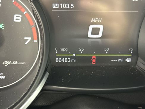 Used 2019 Alfa Romeo Stelvio AWD image 15