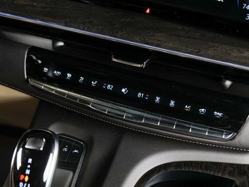 Used 2024 Cadillac Escalade Premium Luxury image 13