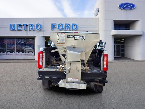 Used 2023 Ford F250 XL w/ Snow Plow/Camper Package AWD/4WD image 5