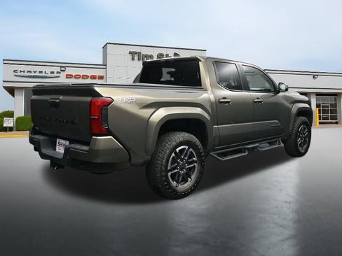 Used 2025 Toyota Tacoma TRD Sport AWD/4WD image 5