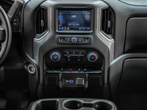 Used 2024 Chevrolet Silverado 2500 Custom image 29