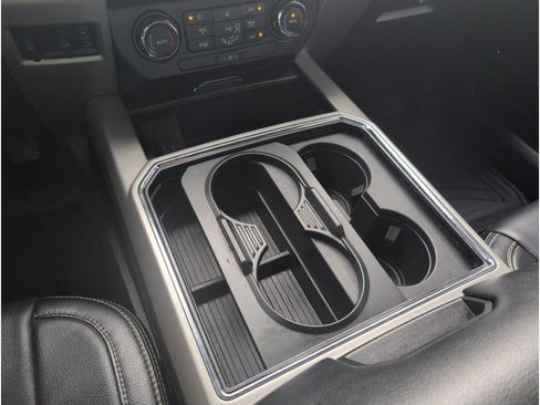 Used 2021 Ford F250 Lariat w/ Chrome Package image 24