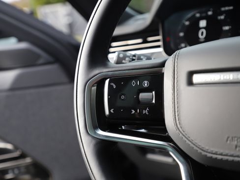 Certified 2025 Land Rover Range Rover Sport image 26