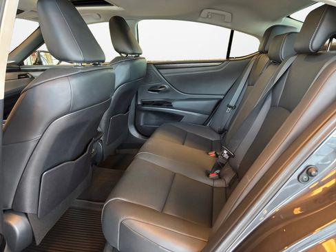 Used 2023 Lexus ES 350 w/ Premium Package image 15