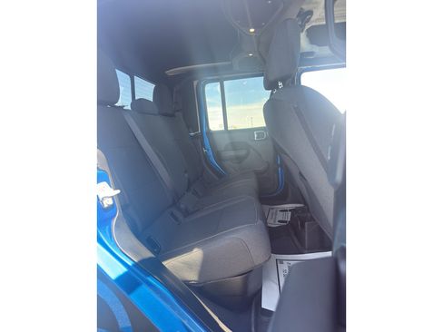 Certified 2024 Jeep Gladiator Sport image 15