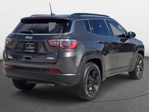 Used 2018 Jeep Compass Latitude w/ Popular Equipment Group FWD image 4