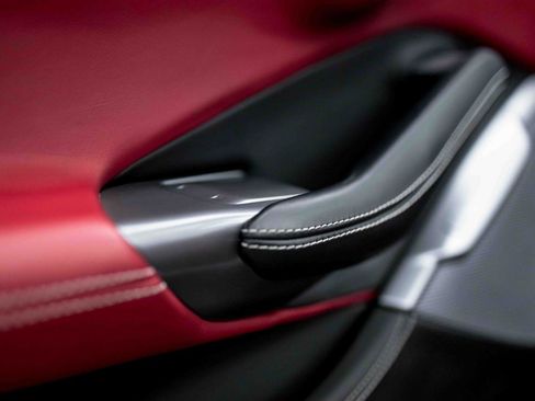 Used 2020 Ferrari Portofino RWD image 54