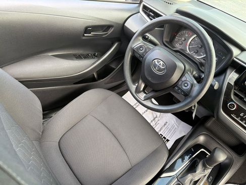 Used 2022 Toyota Corolla LE FWD image 13