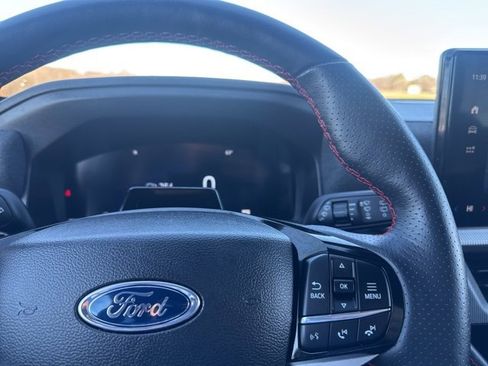Used 2025 Ford Explorer ST-Line w/ ST-Line Street Pack image 14