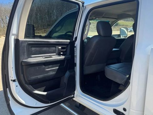 Used 2018 RAM 2500 Tradesman w/ Chrome Appearance Group image 14