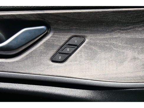 Used 2022 Jeep Grand Cherokee L Limited w/ Luxury Tech Group II image 25