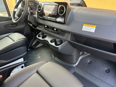 New 2025 Mercedes-Benz Sprinter 2500 image 11