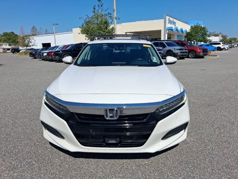 Used 2018 Honda Accord Touring image 2