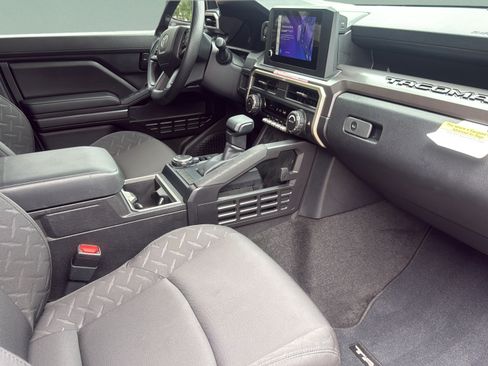 Used 2026 Toyota Tacoma SR5 AWD/4WD image 25