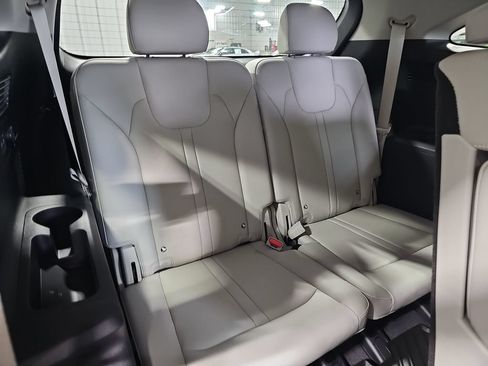 Used 2025 Kia Sorento S w/ Panoramic Sunroof Package FWD image 12