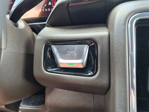 Used 2025 GMC Yukon Elevation w/ LPO, Elevation Black Package AWD/4WD image 16
