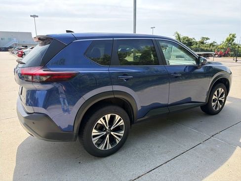 Used 2023 Nissan Rogue SV AWD/4WD image 5