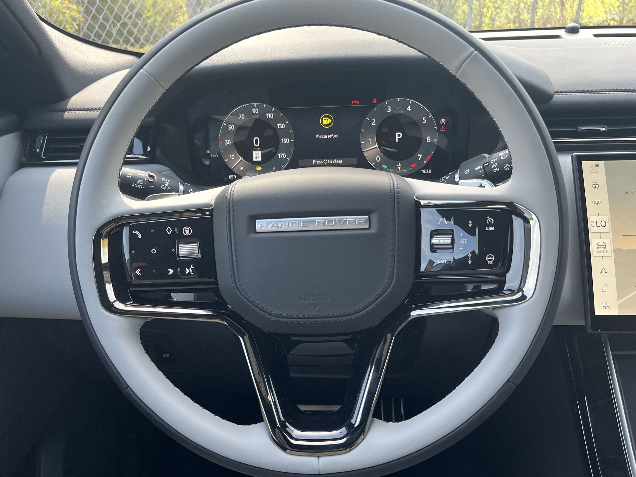 Used 2026 Land Rover Range Rover Velar Dynamic SE AWD/4WD image 14