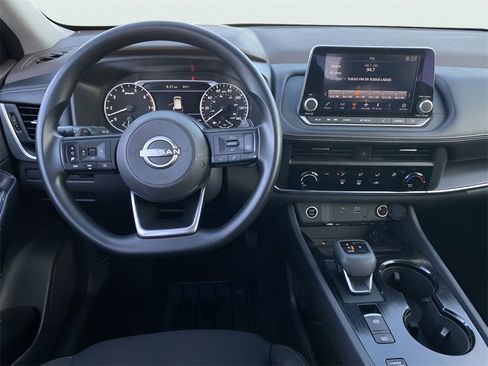 Used 2023 Nissan Rogue S image 17