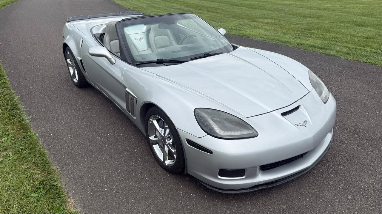 Used 2011 Chevrolet Corvette Grand Sport w/ Preferred Equipment Group RWD image 2