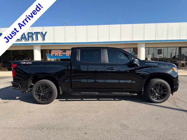 Used 2024 Chevrolet Silverado 1500 RST AWD/4WD image 2