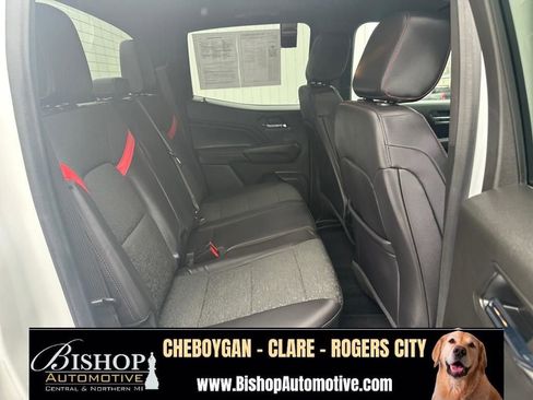 Used 2024 Chevrolet Colorado Z71 w/ Z71 Convenience Package 2 AWD/4WD image 28