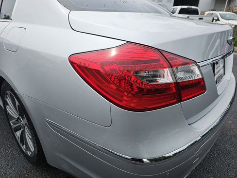 Used 2014 Hyundai Genesis 5.0 R-Spec RWD image 34