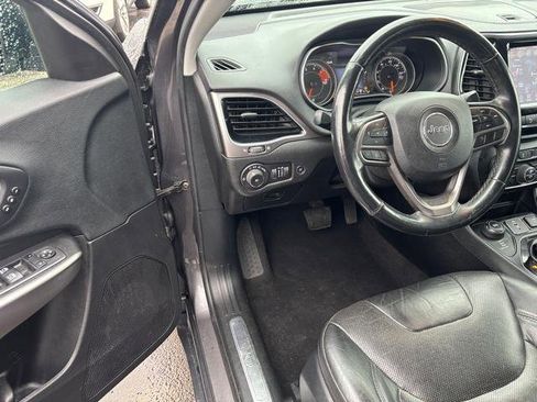 Used 2020 Jeep Cherokee Limited image 9