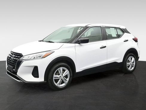Used 2022 Nissan Kicks S FWD image 8