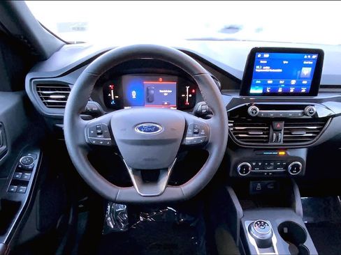 Used 2025 Ford Escape ST-Line AWD/4WD image 6
