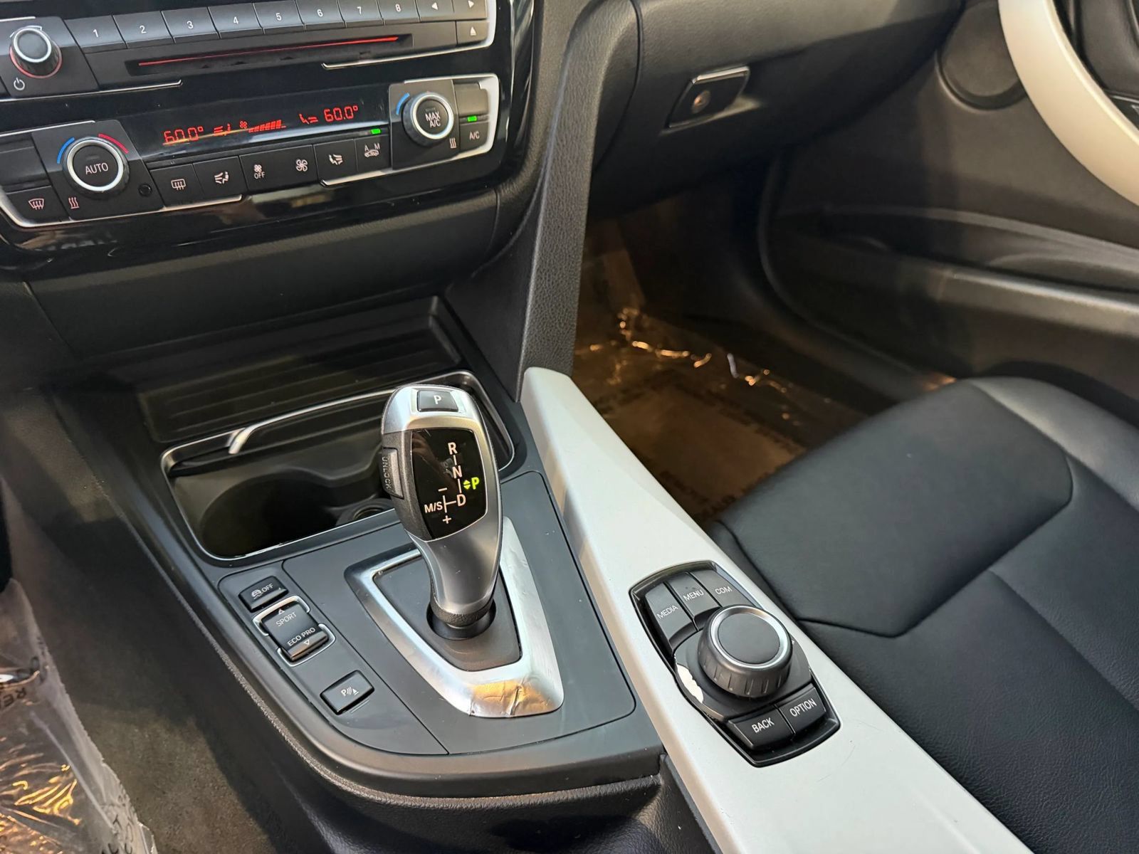 Used 2018 BMW 320i Sedan RWD image 14