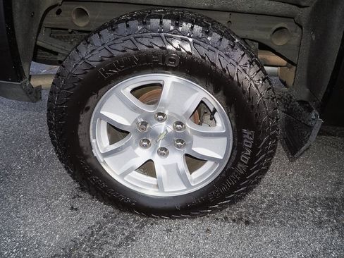 Used 2018 Chevrolet Silverado 1500 LT w/ All Star Edition image 34