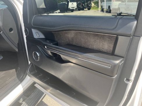 Used 2018 Ford Expedition Max Limited w/ Equipment Group 302A AWD/4WD image 18