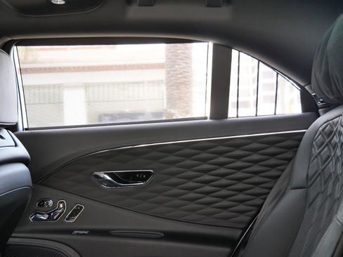 Used 2022 Bentley Flying Spur V8 AWD/4WD image 20