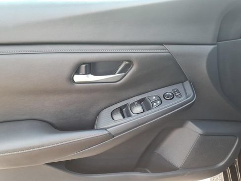 Used 2023 Nissan Sentra SV FWD image 15