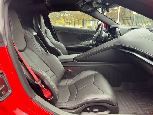 Used 2021 Chevrolet Corvette Stingray Coupe w/ Z51 Performance Package image 55