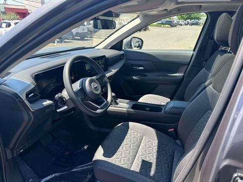 Used 2025 Nissan Kicks SV w/ SV Premium Package AWD/4WD image 13