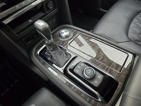 Used 2024 Nissan Armada Platinum w/ Captain's Chairs Package image 27