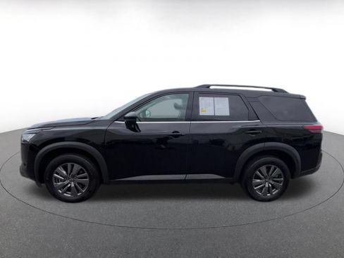 Used 2025 Nissan Pathfinder SV FWD image 8