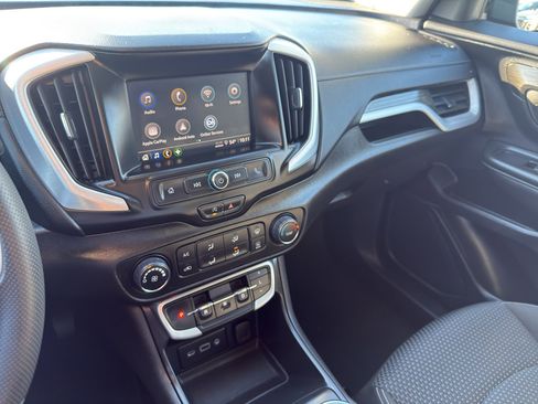 Used 2024 GMC Terrain SLE image 21